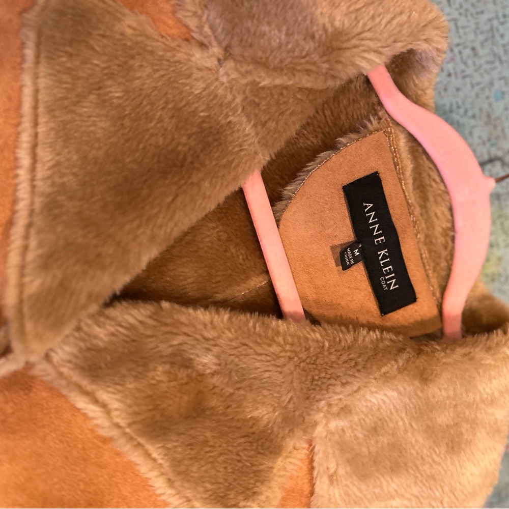 SOFT Suede &Fur Coat - Picture 8 of 16